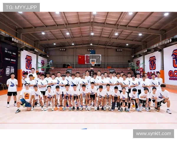 聚焦篮球运动员成长之路与赛场风采全面解析与未来发展深度展望录