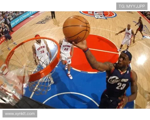 小牛与活塞在NBA夏季联赛中展开激烈对决新星表现引人注目